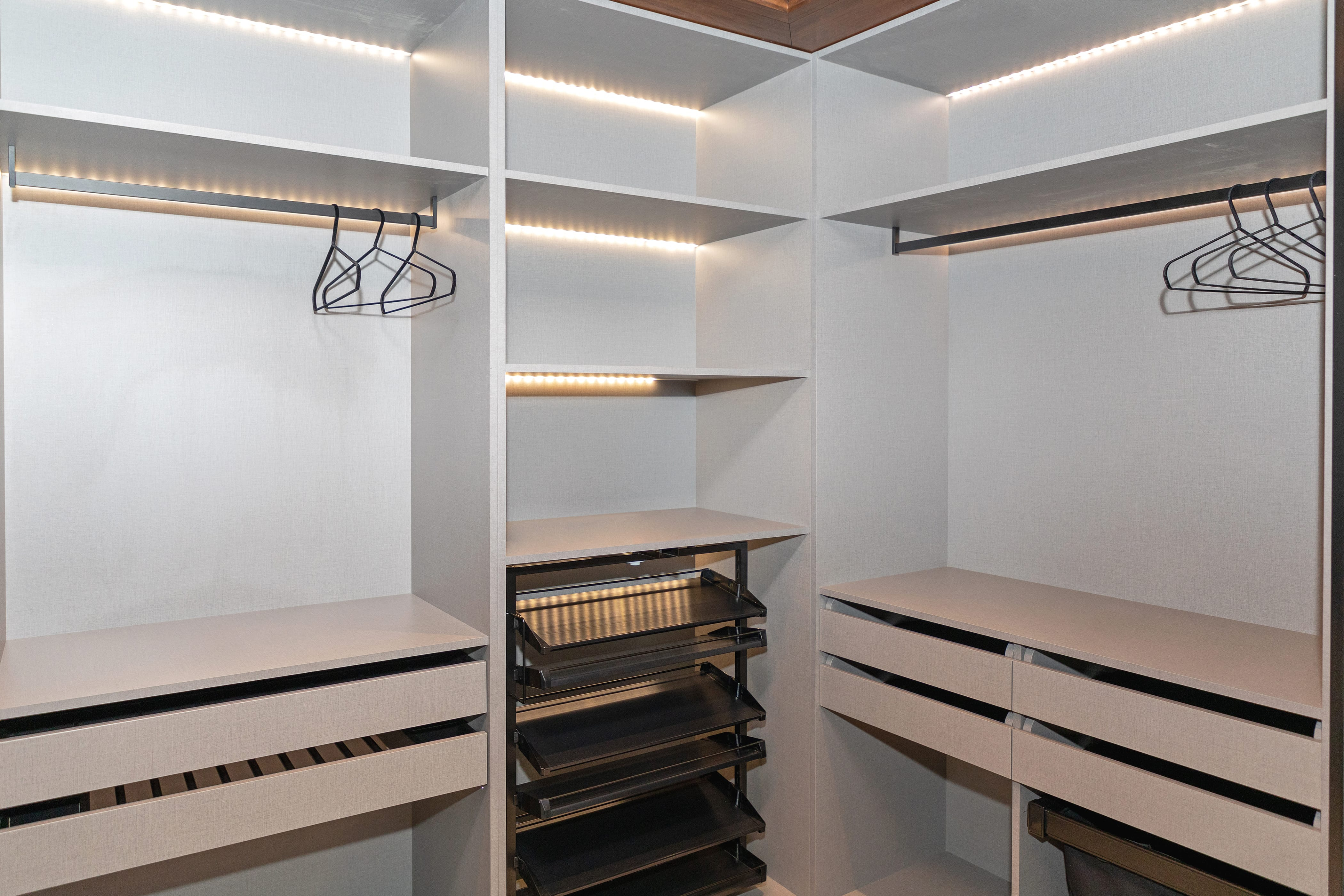 Custom Closets in Los Angeles That Fit How You Live